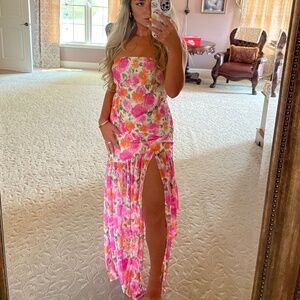 🌸 Floral Maxi Dress – Vibrant Pink & Orange Blooms – Size Small